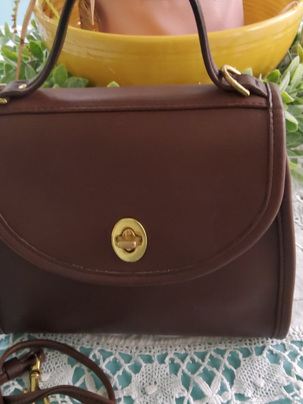 Vintage Coach Regina Crossbody in Mahogony 9983 - Picture 2 of 11